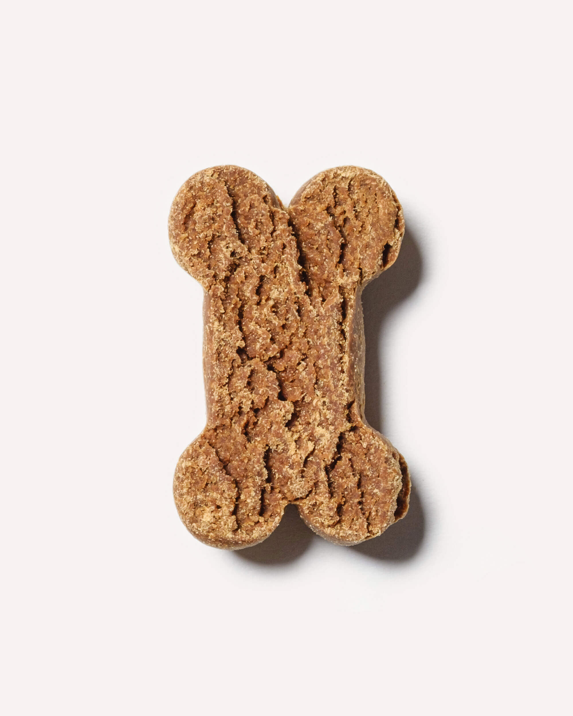 Moes Dog Biscuits with peanut butter flavour, detail