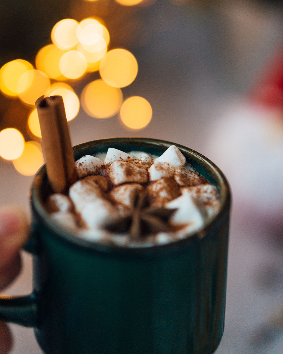 Coffee mug with marshmallows 